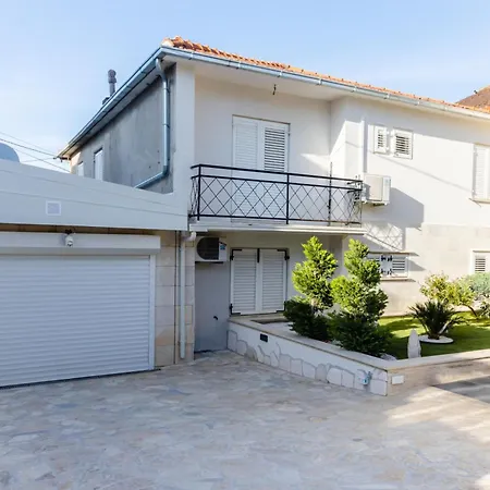 Persea - Villa Supetar